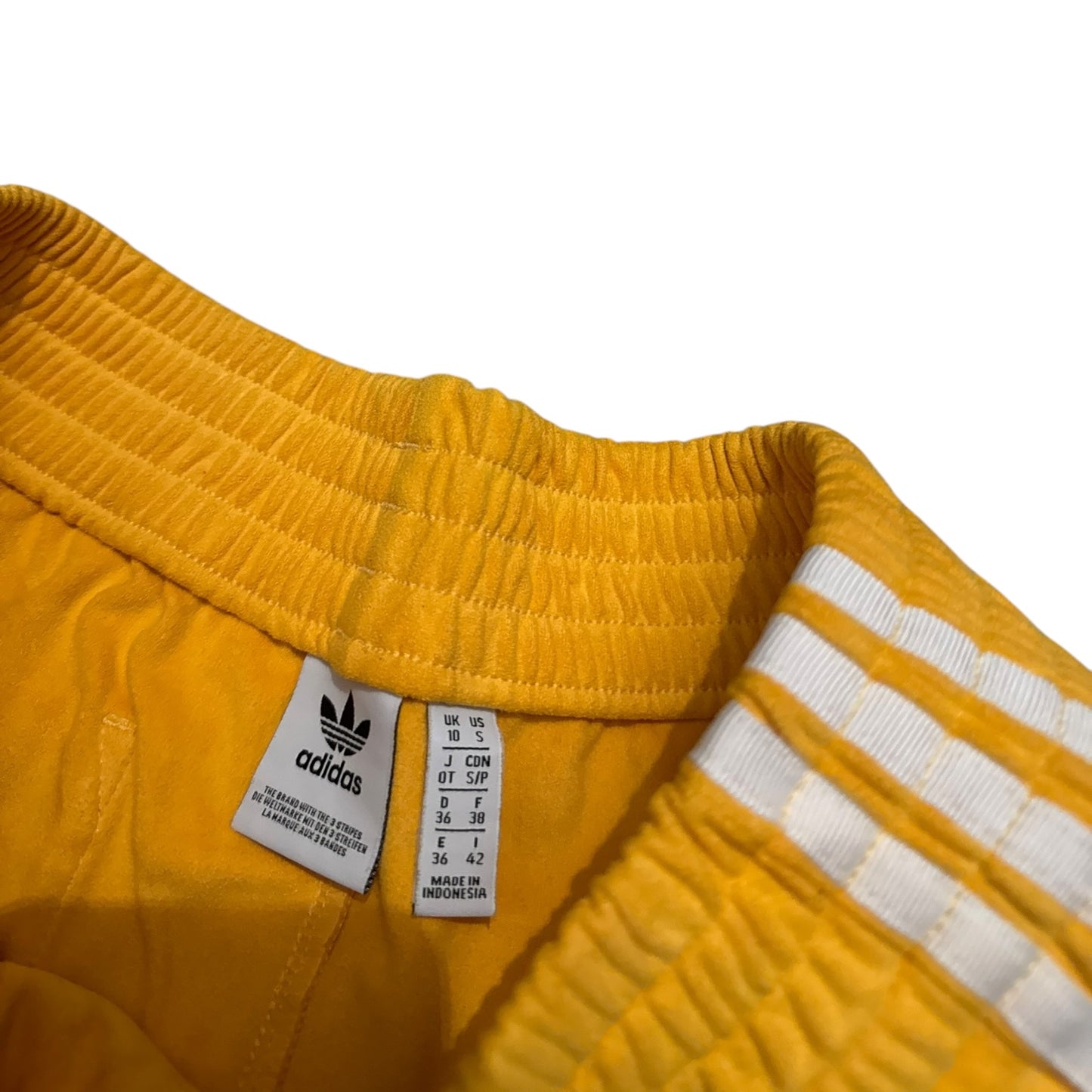 Krótkie spodenki szorty damskie Adidas żółte vintage swag rap alternative