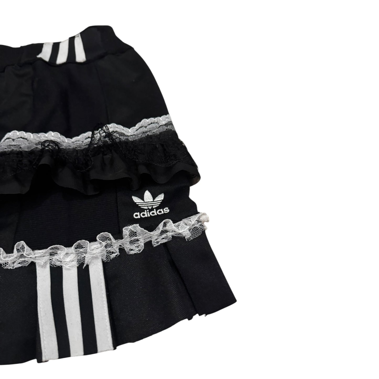 Adidas upcycle spódniczka  alternative coquette Y2K z koronką – unikat ♻️🖤