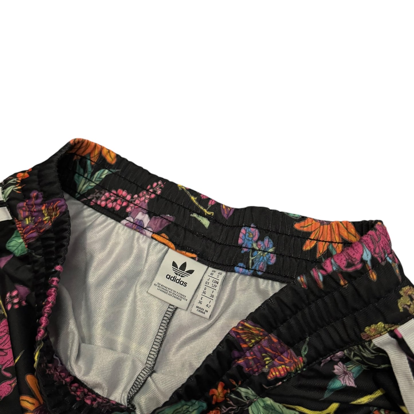 Szorty damskie Adidas w kwiaty czarne krótkie spodenki