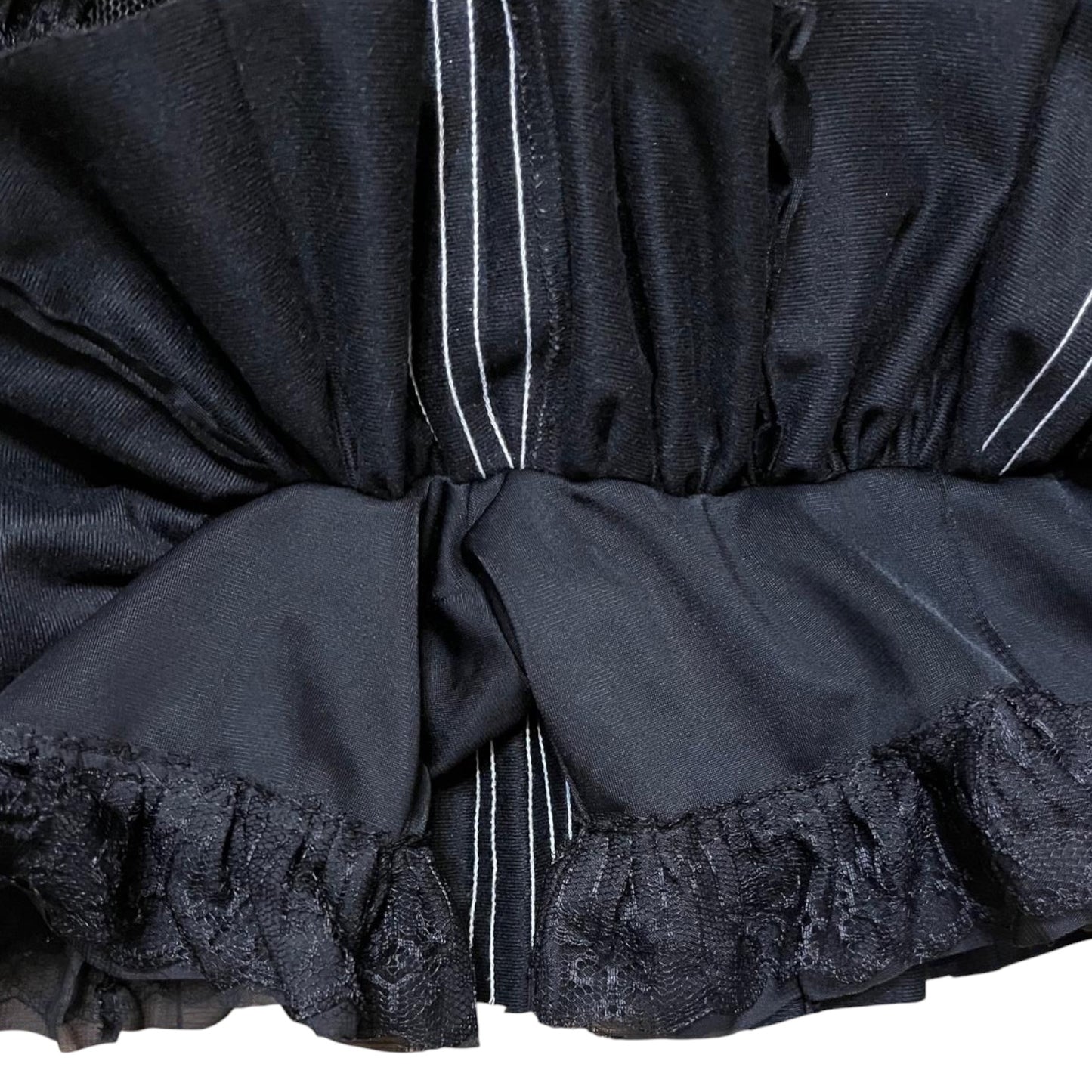 Upcycle spódniczko-spodenki z oryginalnej bluzy Adidas alternative coquette Y2K z koronką – unikat ♻️🖤